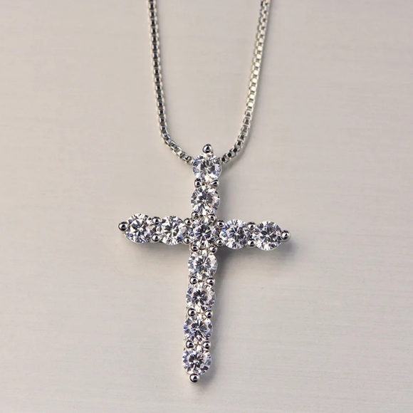 Sterling silver cross diamond necklace - Picture 5 of 8